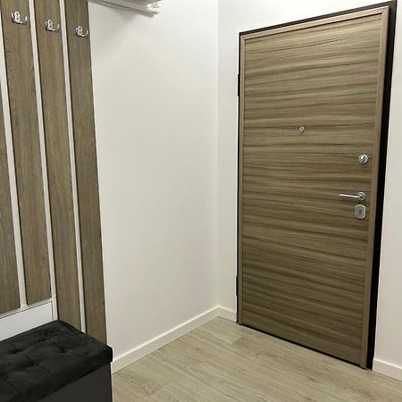 Apartament Raira ไกรโอวา ภายนอก รูปภาพ