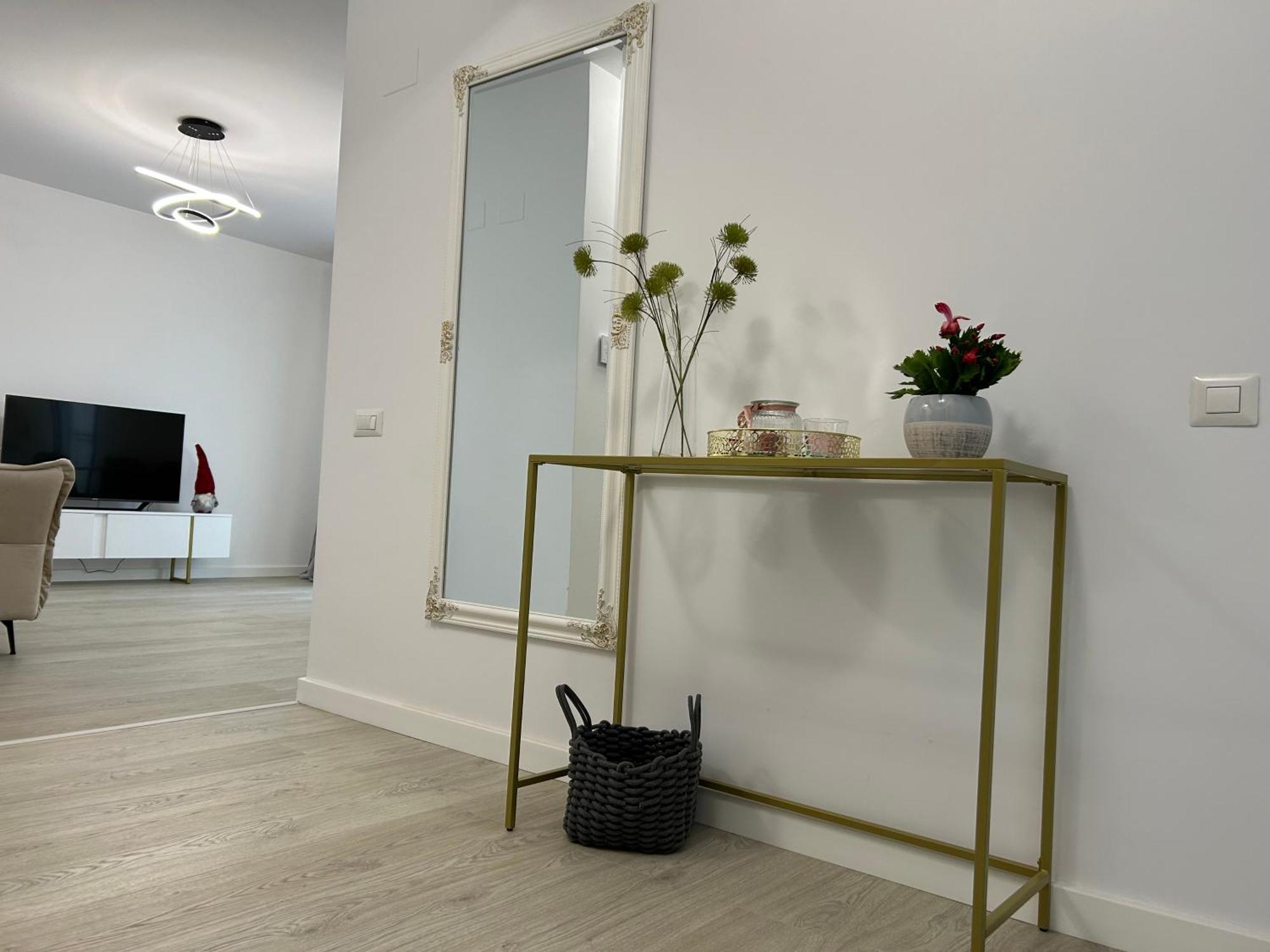 Apartament Raira ไกรโอวา ภายนอก รูปภาพ