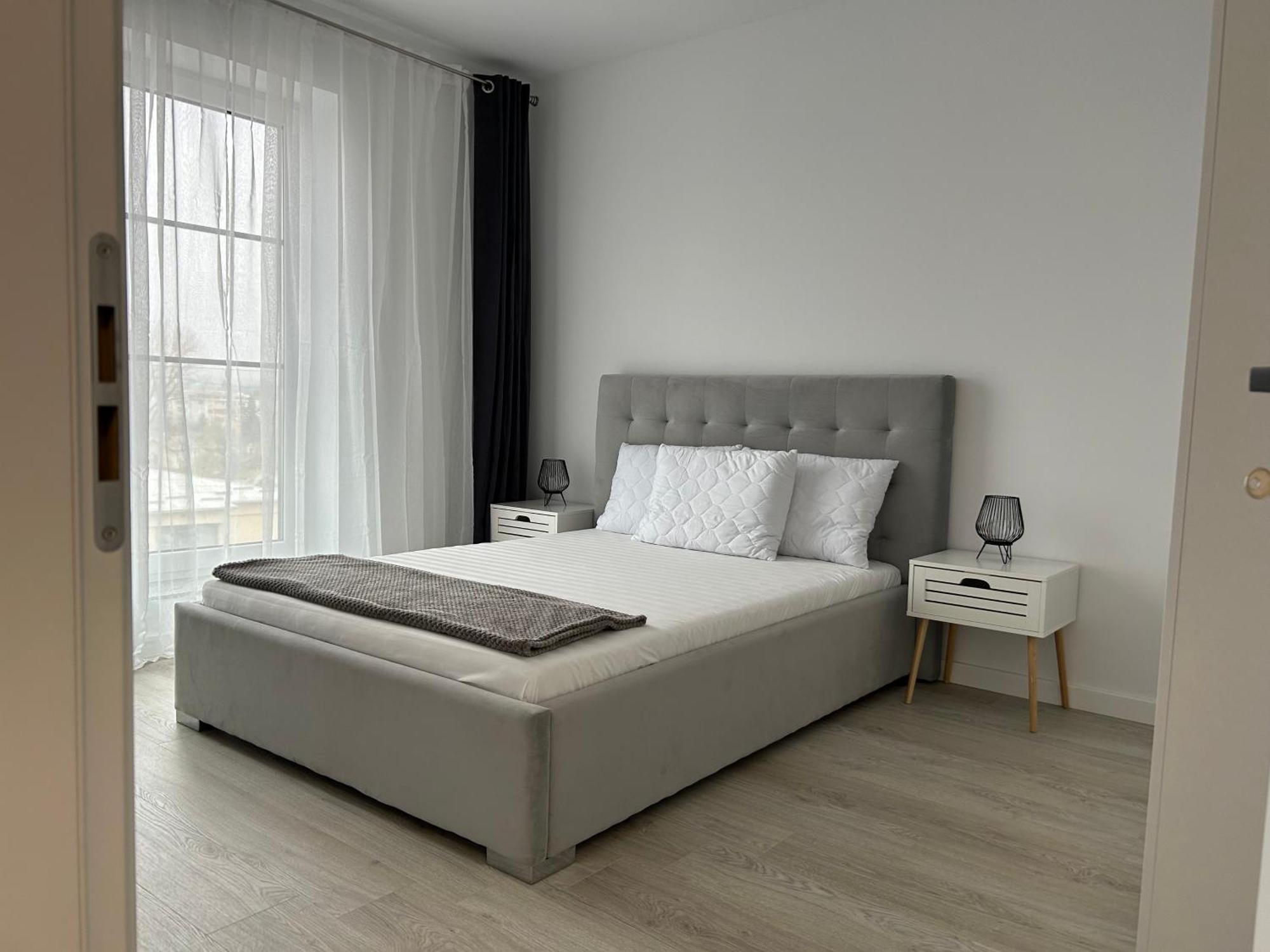 Apartament Raira ไกรโอวา ภายนอก รูปภาพ