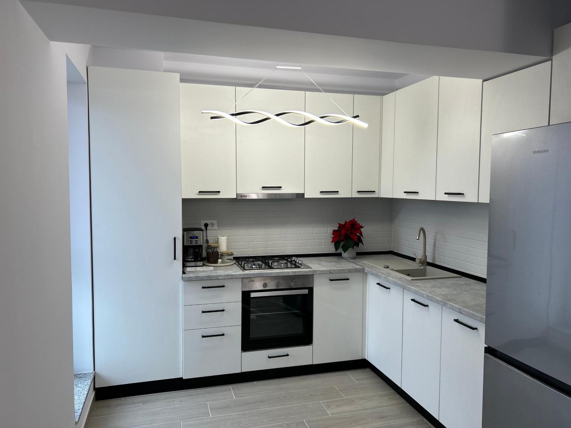 Apartament Raira ไกรโอวา ภายนอก รูปภาพ