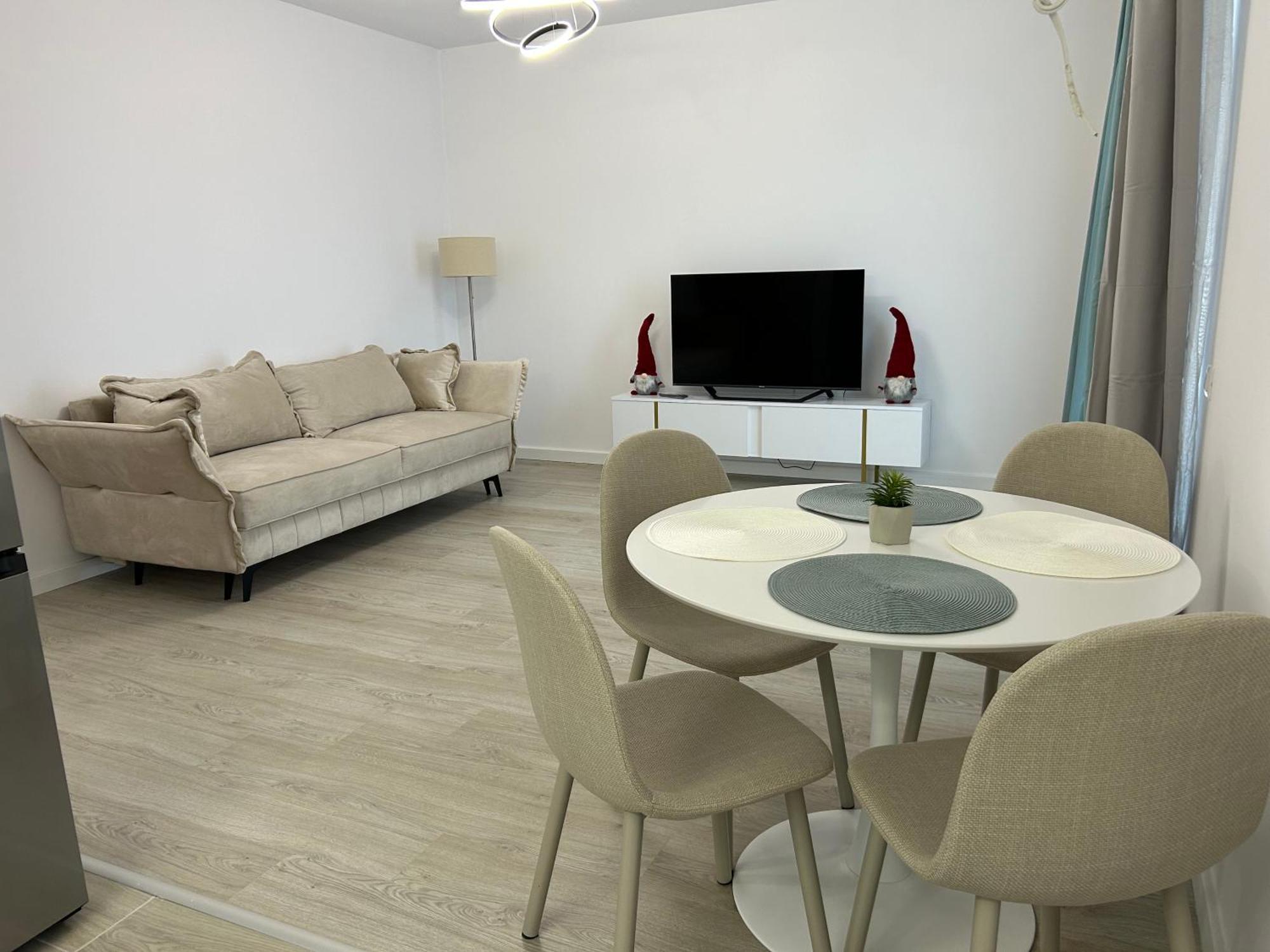 Apartament Raira ไกรโอวา ภายนอก รูปภาพ